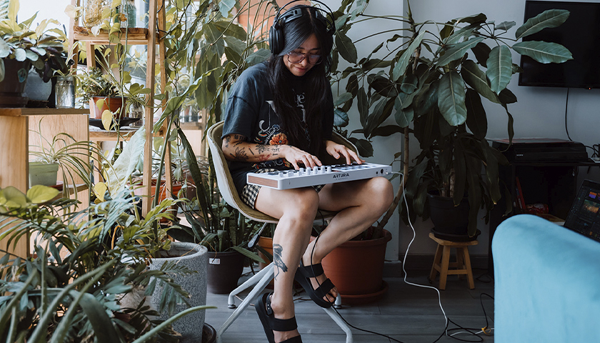 Arturia MiniLAB 37 midi контроллер