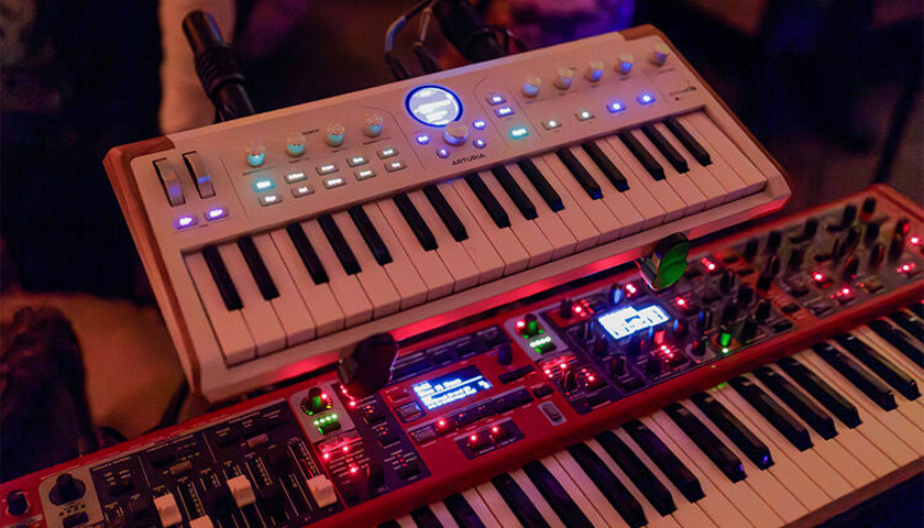 Неразрывная связь: студия → сцена