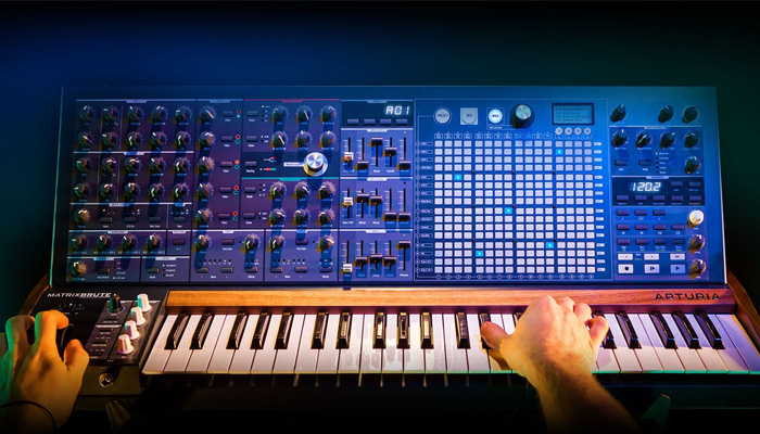 Arturia MatrixBrute