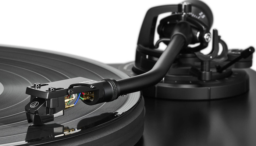 Audio-Technica AT-LP7X - проигрыватель винила.