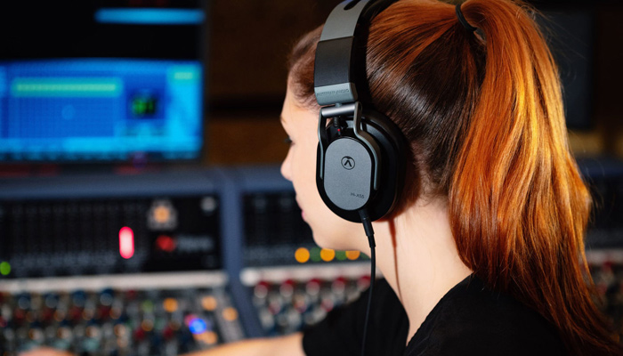 Цельнометаллические шарниры и оголовье для максимальной прочности