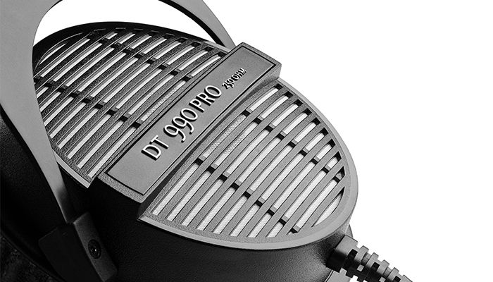 История наушников Beyerdynamic DT 770/880/990: