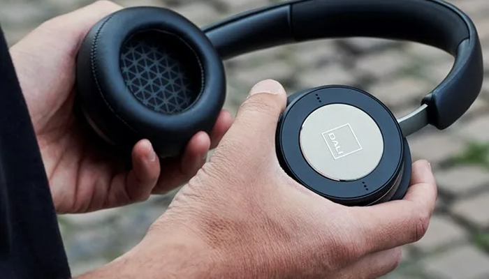 классические динамические наушники