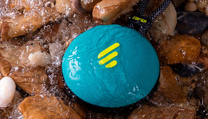 Edifier MP100 Plus — портативная Bluetooth-колонка с защитой от воды IPX7.