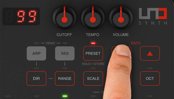 IK MULTIMEDIA UNO Synth