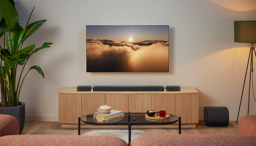 Настоящий панорамный объемный звук со съемными беспроводными динамиками