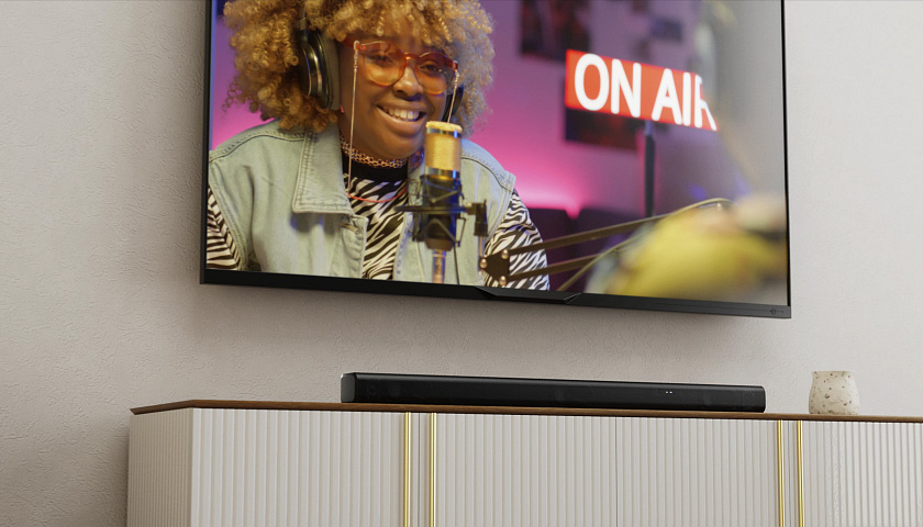 Мощность сабвуфера — 100 Вт