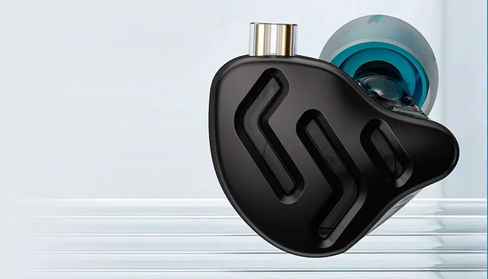 KZ ZNA — гибридные наушники.