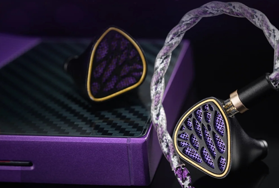 Kinera NOTT Phantom - гибридные, пяти драйверные, внутриканальные наушники.