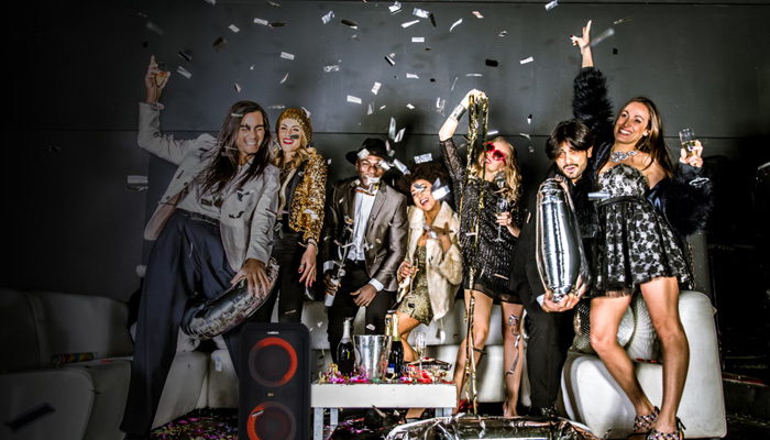 Разноцветное световое шоу