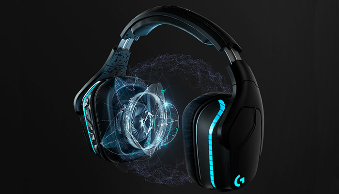 Logitech G933s — игровая гарнитура.