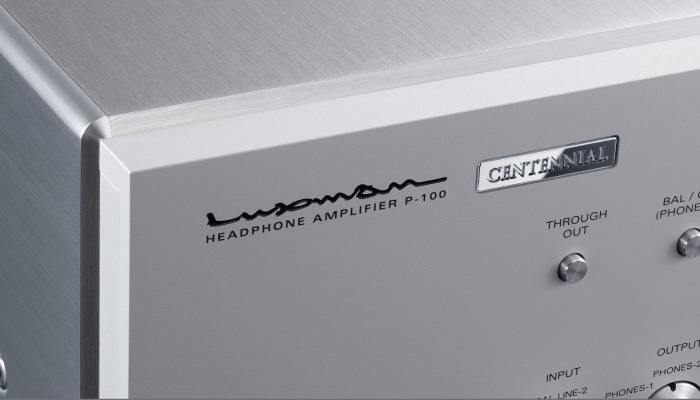 Фирменная табличка, посвященная 100-летию, и роскошный внешний вид