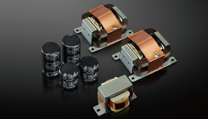 Независимые схемы большой емкости для каждого канала питания