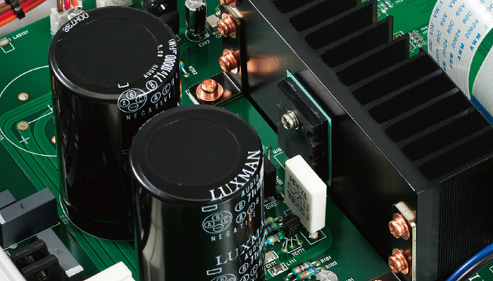 Блок питания большой мощности с тщательными мерами по снижению шума