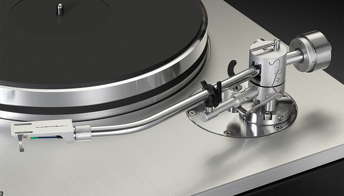 Недавно разработанный, полностью оригинальный тонарм LTA-710