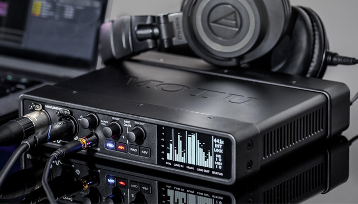 Работа на студии и сцене