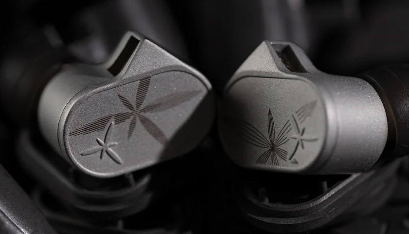 Динамик со стеклянным куполом нового поколения