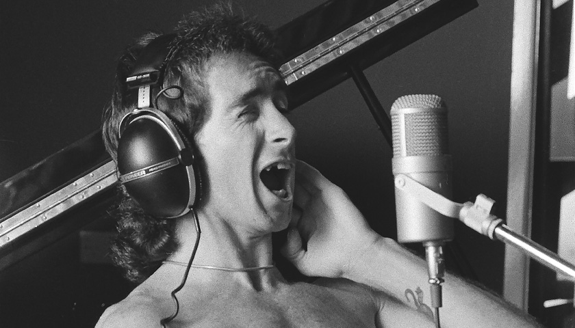 Neumann U47 Fet Bon Scott Edition - A Piece of Rock History