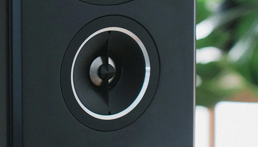 Точный звук, басы, не поддающиеся измерению