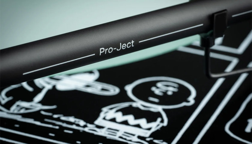 Pro-Ject Peanuts Turntable