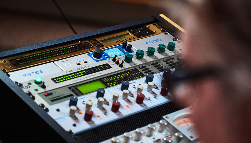 Искры гениальности: Техническое совершенство и SteadyClock FS