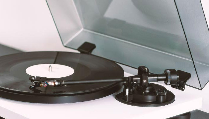 Стильный, матовый тонкий корпус с высококачественной клеммой