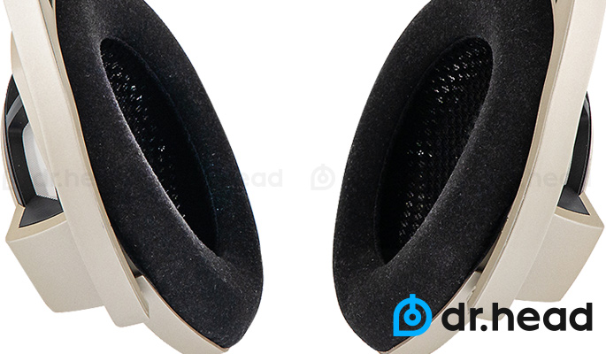 Амбушюры обшиты дышащей тканью из микрофибры