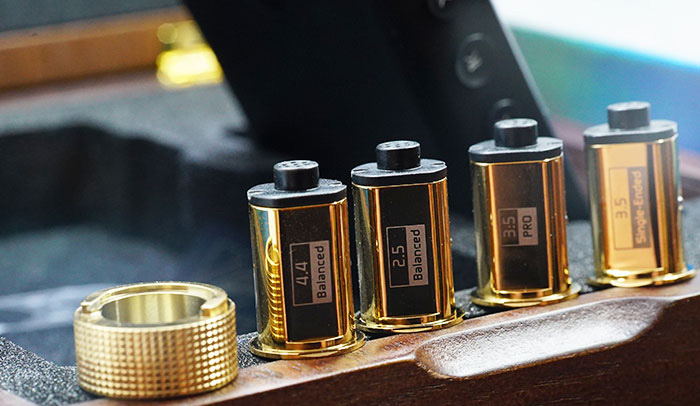 Сменные разъемы для подключения наушников