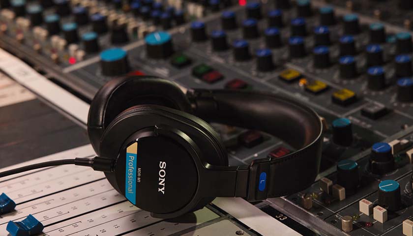 Sony MDR M1 наушники для звукорежиссеров