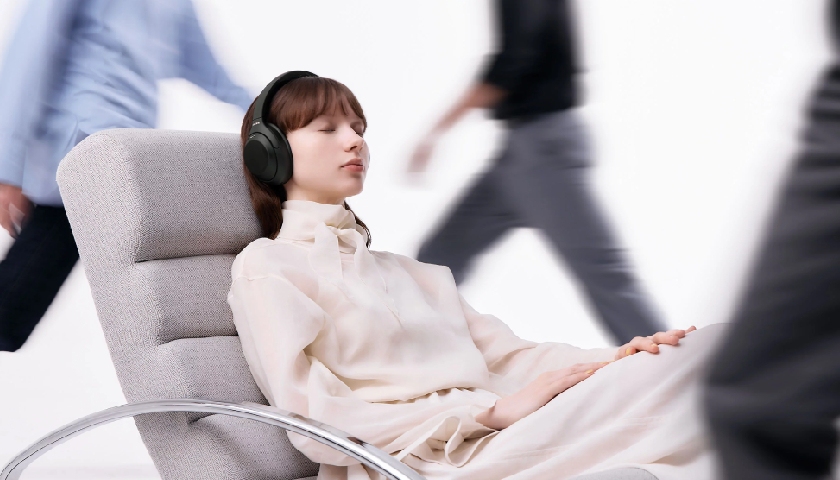 Sony WH-1000XM4C До 34 часов автономной работы