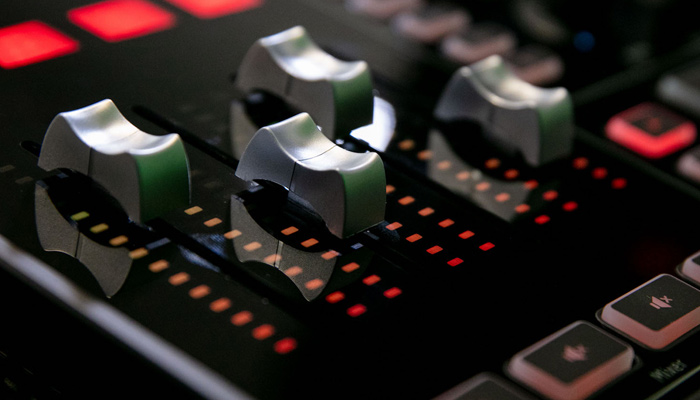 Моторизированные фейдеры