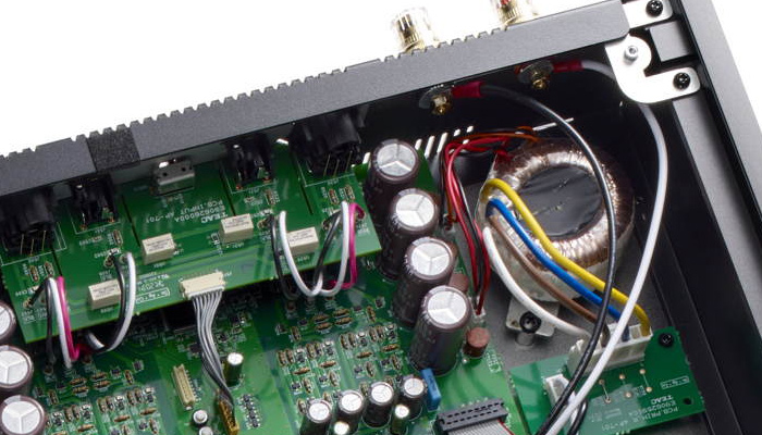 Конструкция без вентиляторов благодаря эффективной системе охлаждения