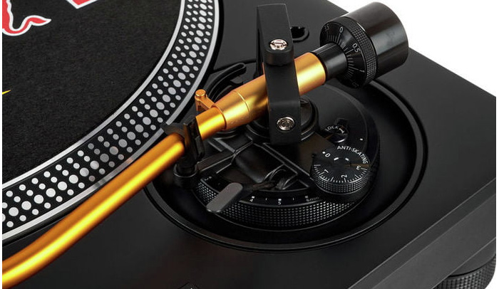 Technics SL-1210MK7r