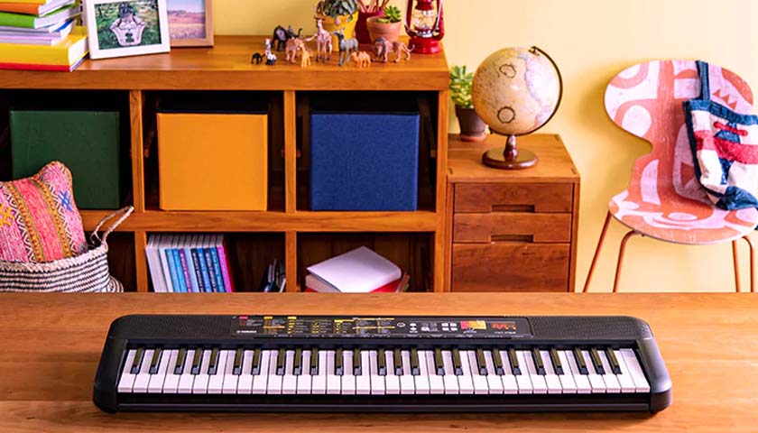 Yamaha PSR F52 синтезатор для начинающих