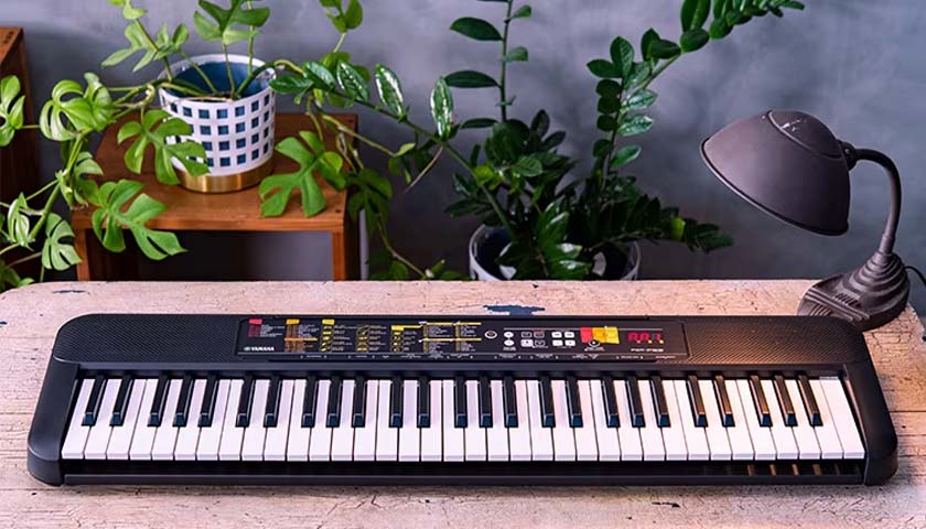 Yamaha PSR F52 синтезатор для обучения