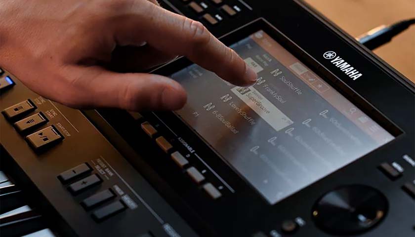 Yamaha PSR SX720 профессиональный синтезатор
