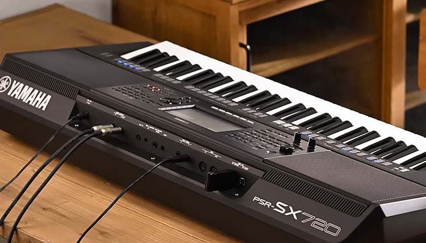 Yamaha PSR SX720 Black