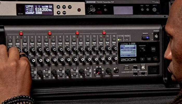 Создавайте до шести мониторных миксов