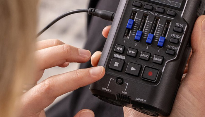 Встроенный микрофон