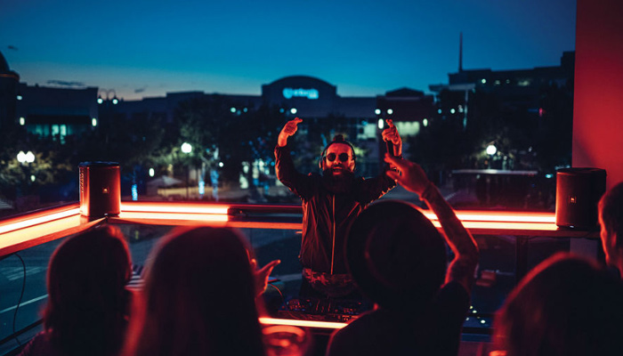 Потоковая трансляция аудио и управление через Bluetooth