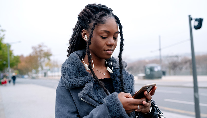 Благодаря быстрой зарядке время автономной работы составляет до 25 часов