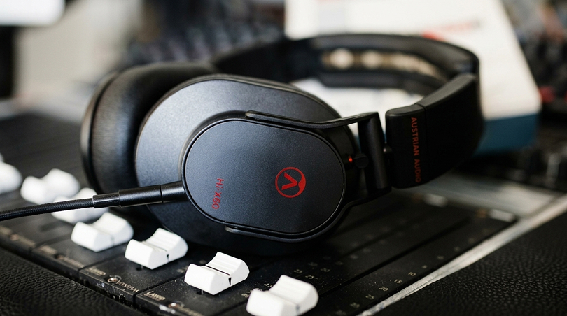 Hi-X60: закрытые наушники для серьёзной студийной работы