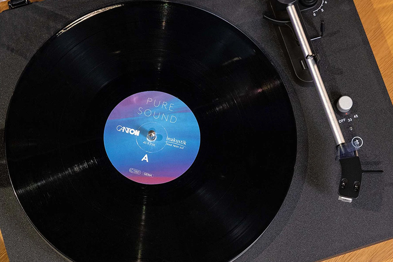 Где лампа раскрывается лучше всего