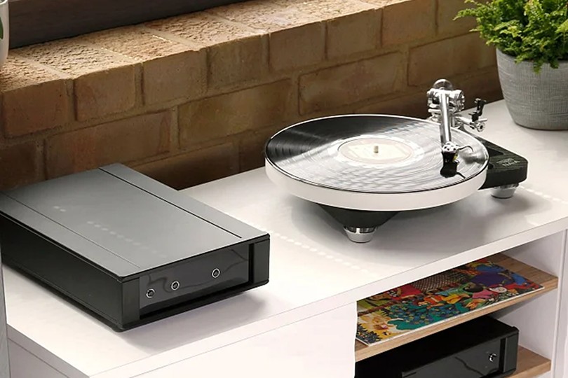 Rega Naia — «Выбор Dr.Head»