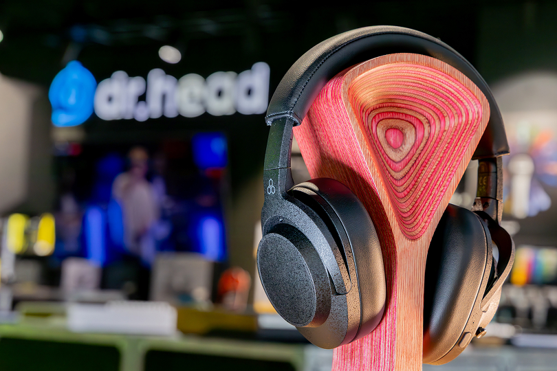 Final Audio UX5000 — сбалансированный вариант для повседневного прослушивания