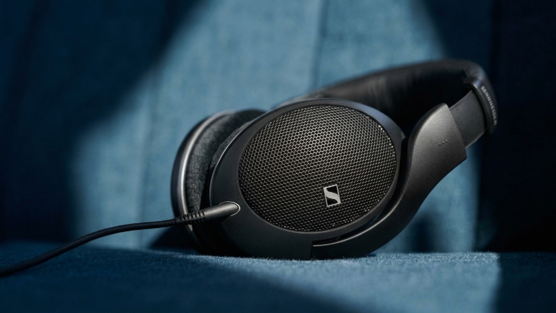 Sennheiser HD 550: нейтральный и тёплый звук для всех жанров