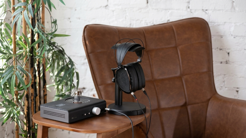 Dan Clark Audio Noire XO: планарный звук с плотным басом