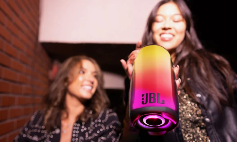 JBL Pulse 5 - акустическая система для вечеринок.