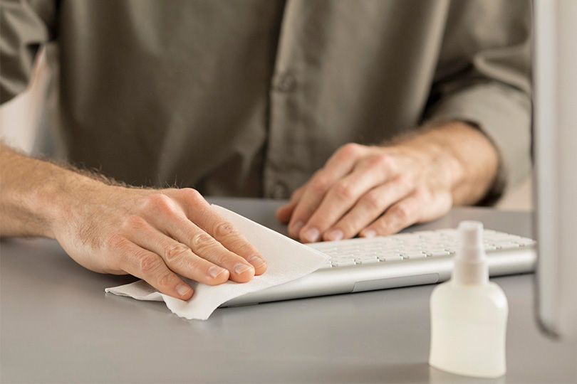 Быстрая поверхностная чистка клавиатуры