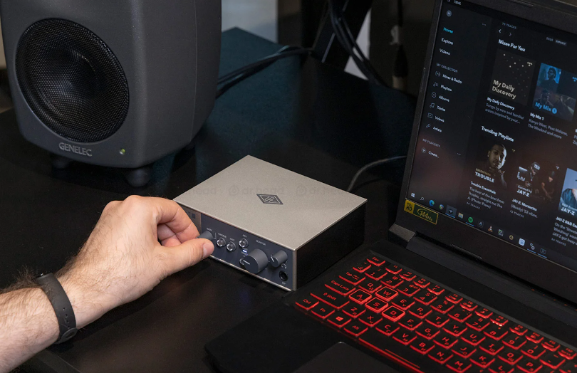 Аудиоинтерфейс Universal Audio